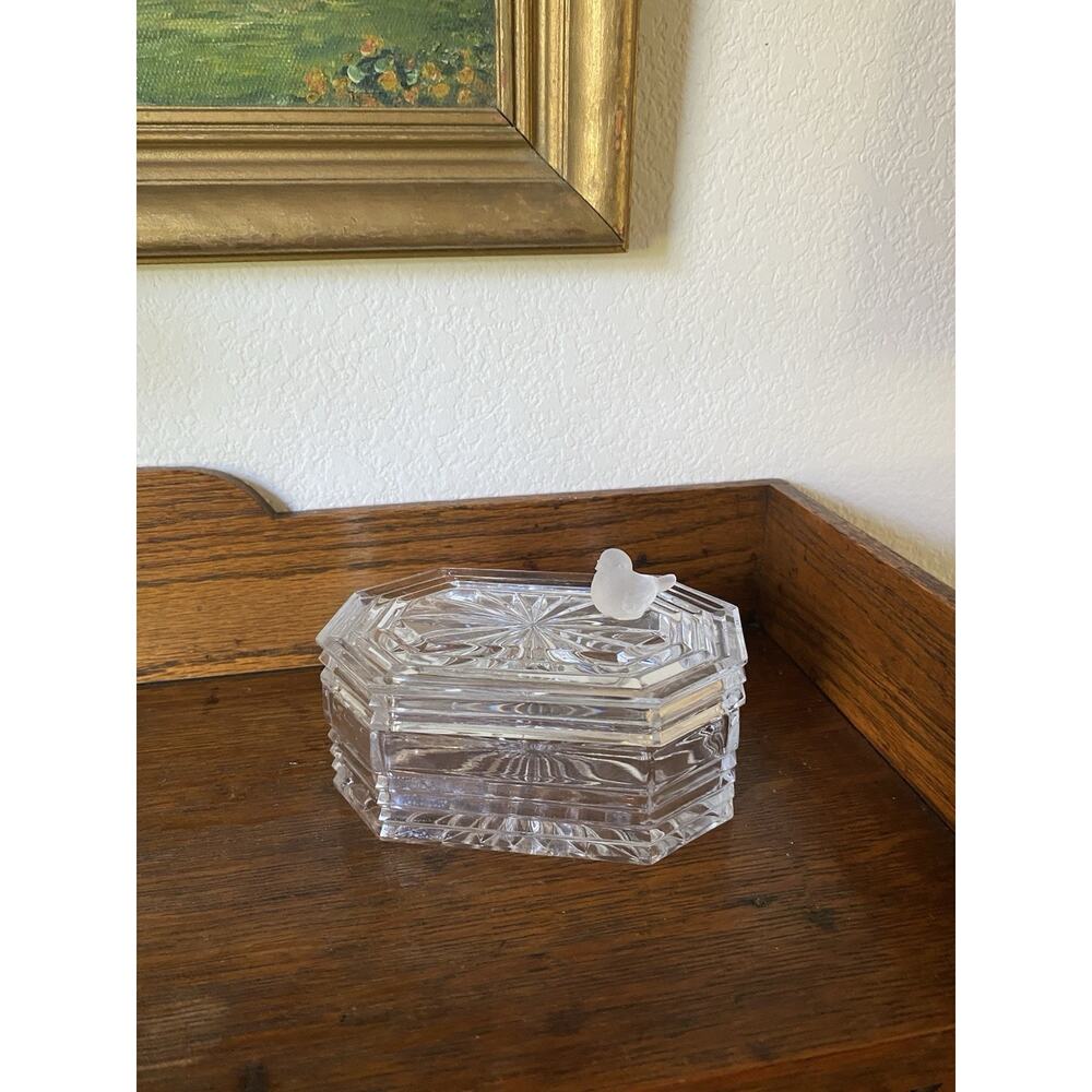 Vintage Clear Crystal Class Trinket Dish Jewelry Storage Box Frosted Bird